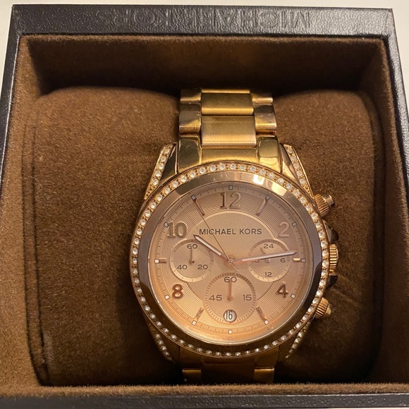 Michael Kors rose gold watch - Picture 4 of 6